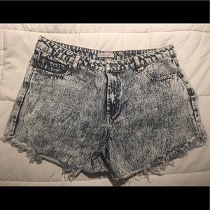 High waisted washed jean shorts